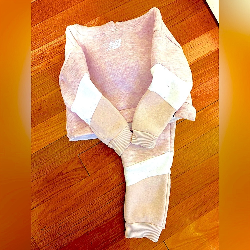 New Balance Sweatsuit size 2T (fits small - like 12-18 months)